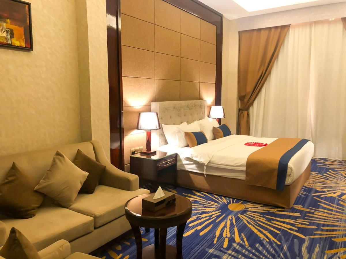 فندق هوليداي الخليج الرياض - Holiday Al Khaleej Hotel エクステリア 写真